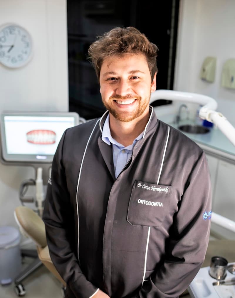 Dr. Carlos Mendes, Associate Dentist · Orthodontics